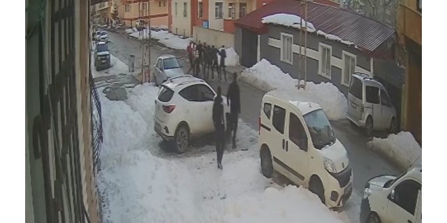 Kars’ta iftara dakikalar kala sokak kavgası: 2 yaralı