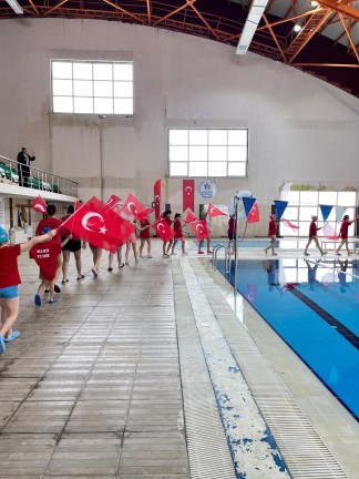 Kars’ta kulaçlar Çanakkale Şehitleri için atıldı