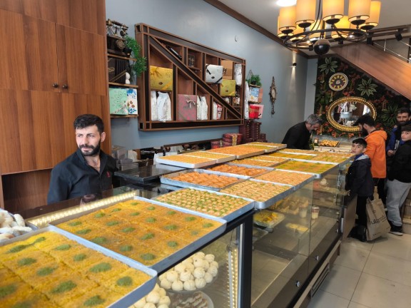 Kars’ta tatlıcılarda yoğun mesai