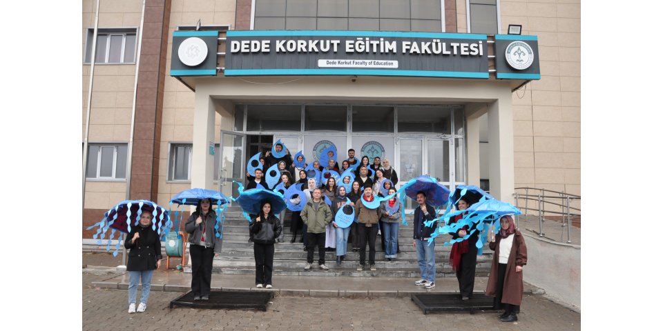 Üniversite öğrencilerinin 5 litre suyla imtihanı