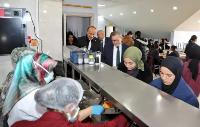 Vali Polat’ın Okul Ziyaretleri Devam Ediyor