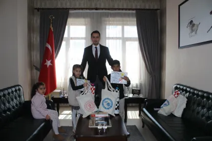 En çok kitap okuyan gençler ödüllendirildi