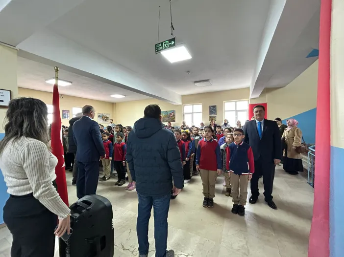 Kars'ta Okullarda Şehit Öğretmen ve Öğrenciler İçin Duygulu Anma Töreni