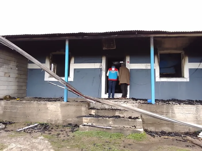 Kars'ta müstakil ev küle döndü