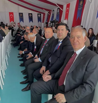 Ticaret odası Başkanı Bozan ve Ticaret Borsası Başkanı Durmuş Gürbulak Sınır Kapısı açılış törenine katıldılar