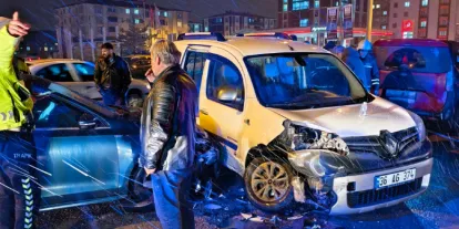 Kars'ta Nisan Karı Kazayı Beraberinde Getirdi