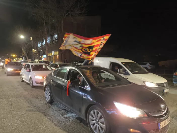 Galatasaray’ın Derbi Zaferi Kars’ta Coşkuyla Kutlandı
