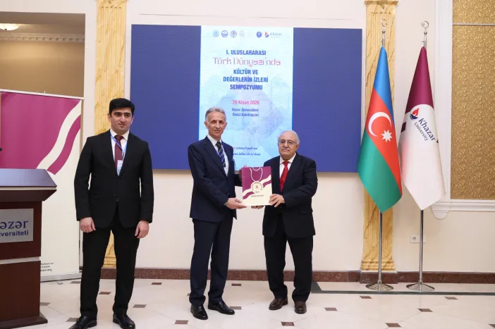 Kafkas Üniversitesi Bakü’de sempoyum düzenledi