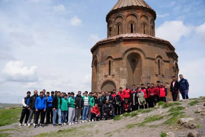 Kars’ta Sporun Birleştirici Gücü Tarihle Buluştu