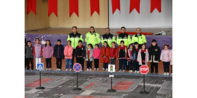 Kars’ta "Karayolları Güvenliği ve Trafik Haftası" nedeniyle etkinlikler düzenlendi