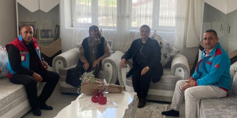 Digor'da şehit annelerine anlamlı ziyaret