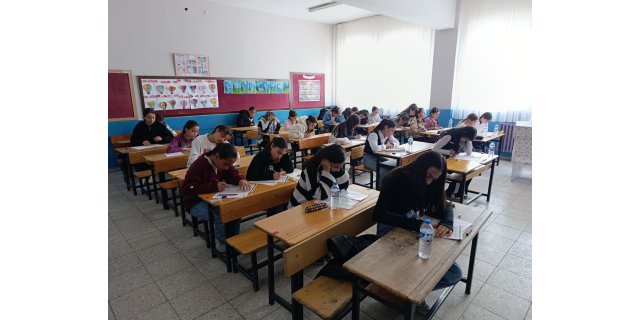 Kars’ta gençler en sevgili’nin izinde yarıştı