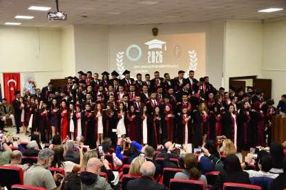 Kafkas Üniversitesi Veteriner Fakültesi’nde 37’nci Dönem Mezuniyet Coşkusu