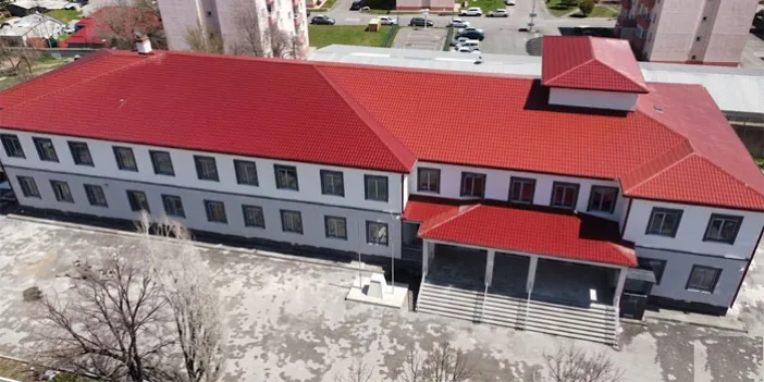 Kars'ta 12 Derslikli Cumhuriyet Lisesi Tamamlandı
