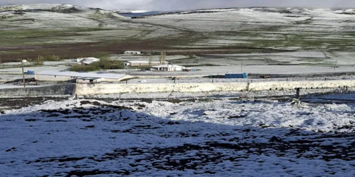 Bahar'ın sonu Yaz'ın Başında Kar Yağdı