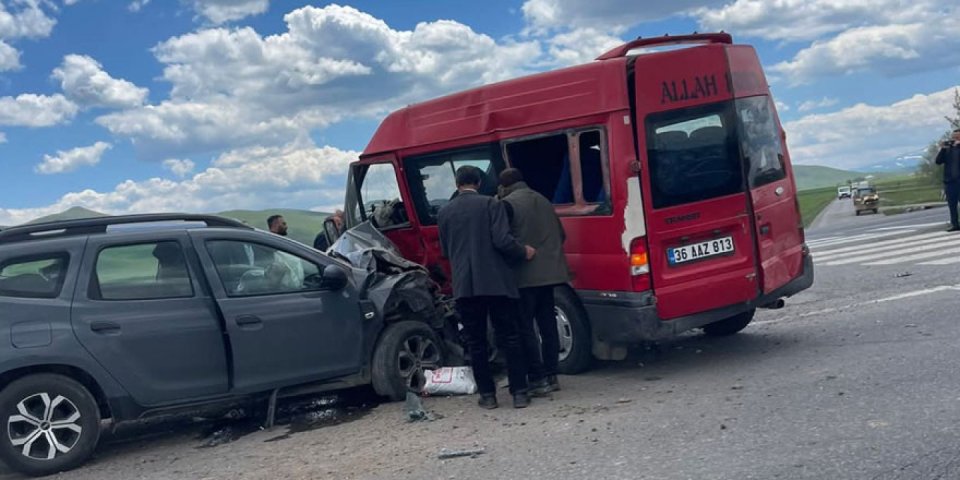 Kümbetli kavşağında trafik kazası: 3 yaralı
