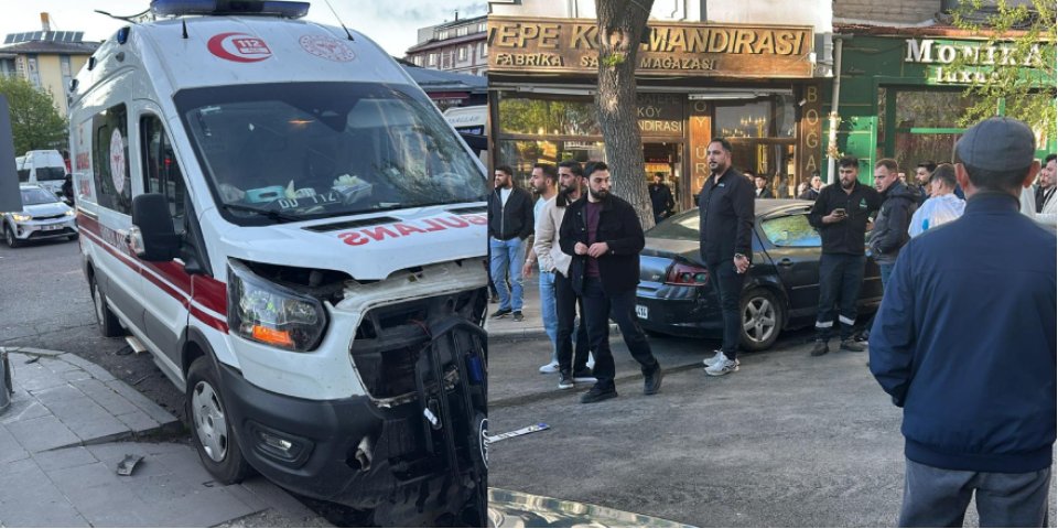 Kars'ta ambulans ile otomobil çarpıştı: 3'ü sağlık çalışanı 4 yaralı