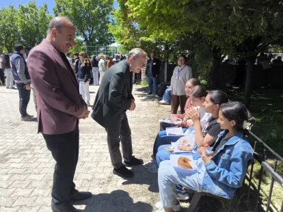 Kars Valisi Ziya Polat’tan LGS adaylarına sınav arasında sürpriz moral ziyareti