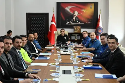 İl Emniyet Müdürü Tombul Başkanlığında Kars'ta Geniş Kapsamlı Güvenlik Zirvesi