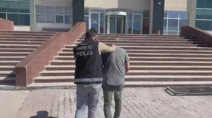 İran Uyruklu Kuryenin Makatından Uyuşturucu Çıktı