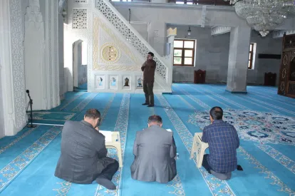 Kars'ta En Etkili Hutbe İçin Yarıştılar: Birinci Müftü Yıldız Tarafından Ödüllendirildi