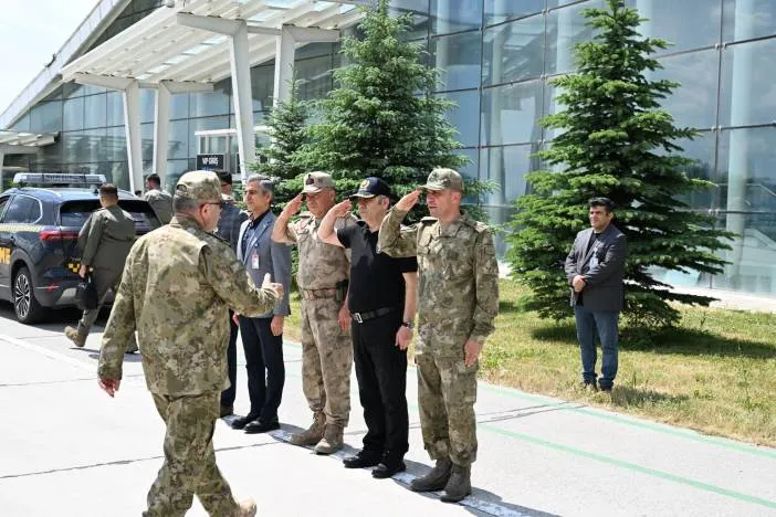 Kara Kuvvetleri Komutanı Kars'ta
