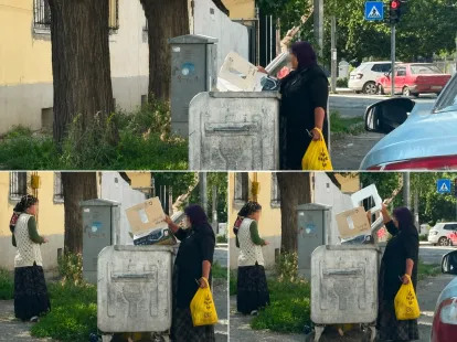 Kars'ta Çöp Konteynerlerini Karıştıran İki Kadın Dikkat Çekti