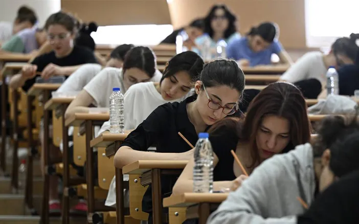 YKS'de Büyük Gün: Sonuçlar Açıklandı, Tercih Süreci Başlıyor