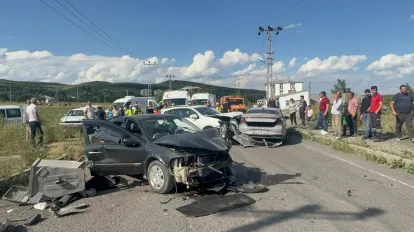 Kars’ta Zincirleme Trafik Kazası: 8 yaralı