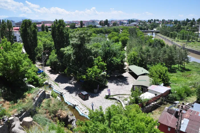 Mesut Yılmaz Parkı İlgi ve Bakım Bekliyor