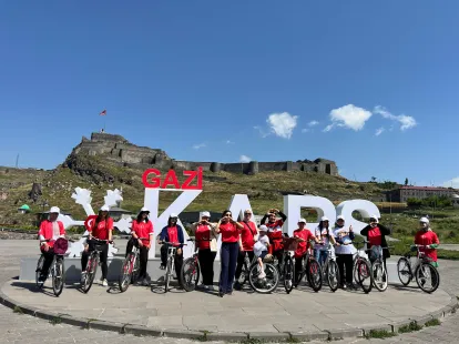 Kars'ta Pedallar Tarih ve Sağlık İçin Döndü