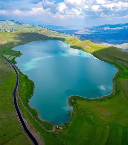Kars'ın Saklı Cenneti: Deniz Gölü Doğaseverleri Büyülüyor