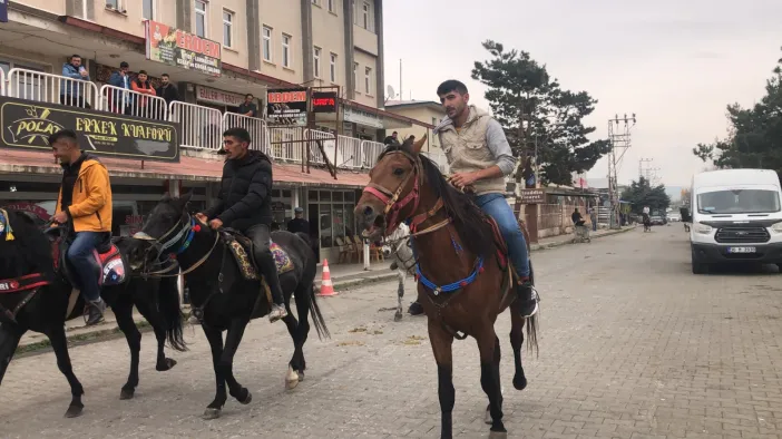Rahvan at biniciliği kuşaktan kuşağa yaşatılıyor