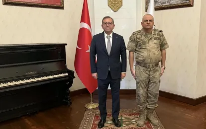 Kars’ın İlk Paşasından Vali Ziya Polat’a Ziyaret