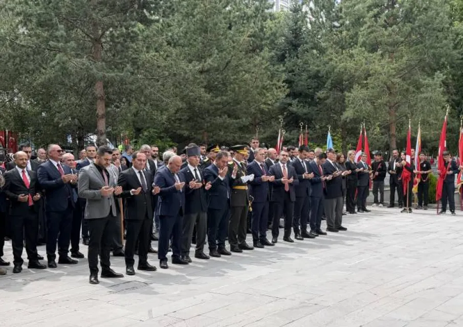 30 Ağustos’ta Şehitler Dualarla Anıldı