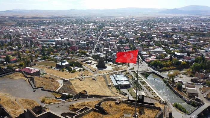 Kars Turizmde Yükseliyor: Ziyaretçi Sayısı 600 Bini Aştı