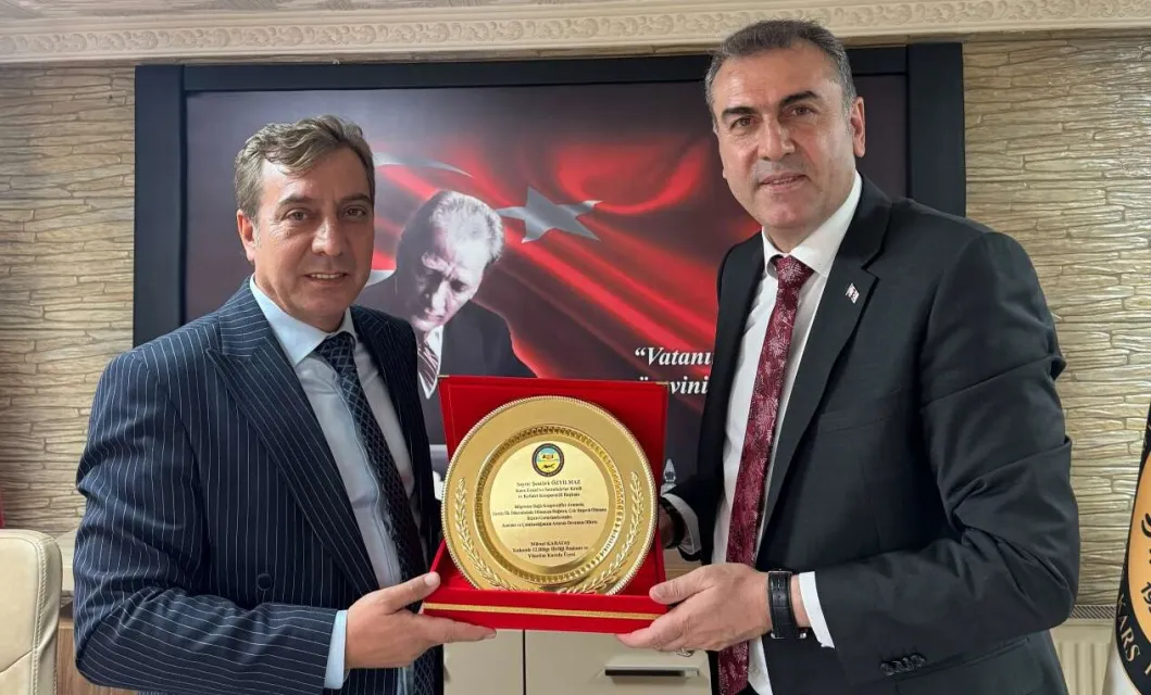 İLKELİ BAŞKANINA BİR TAKDİR DAHA