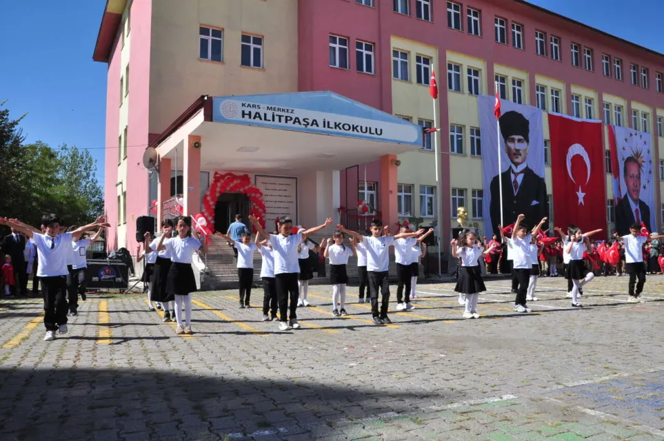 İlköğretim Haftası Coşkuyla Kutlandı