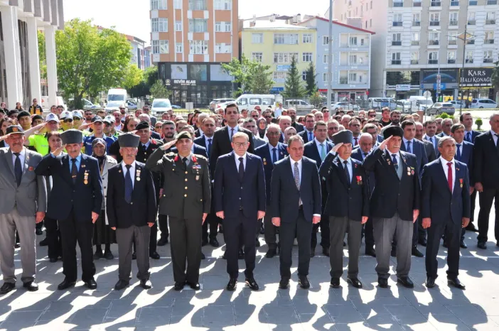 Gazi Kahramanlar Saygıyla Anıldı