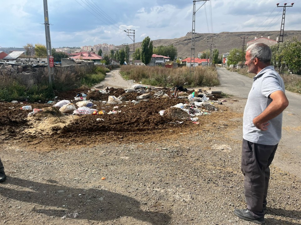 Aydınlıkevler Mahallesi’nde çevre kirliliği tepkisi