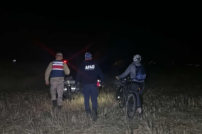 Bisikletle Gezen Turistler Mahsur Kaldı