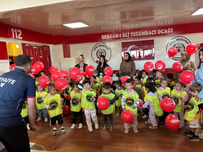 İtfaiye Müdürlüğü Minik Misafirlerini Ağırladı