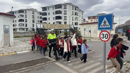 Öğrencilere Uygulamalı Trafik Eğitimi
