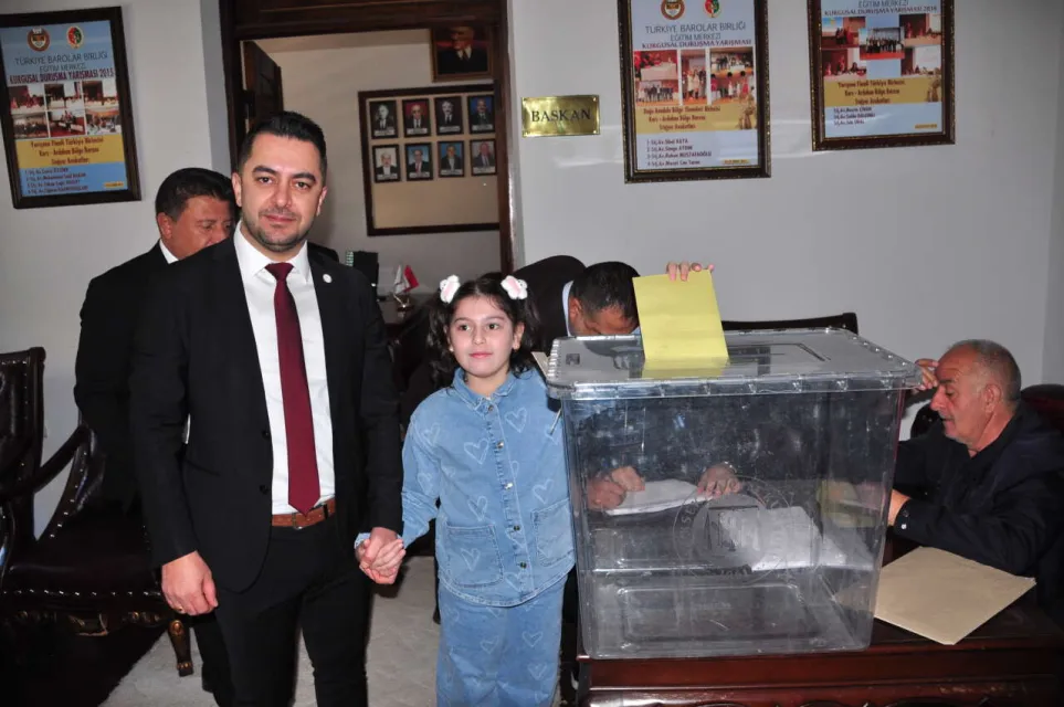 Kars Barosu’nda Necat Yağcı Yeniden Başkan Seçildi