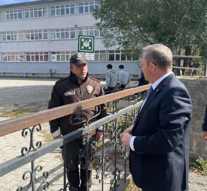Kars Valisi Ziya Polat Okullardaki Güvenlik Tedbirlerini Yerinde İnceledi