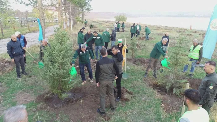 Kars'ta Baraj ve Gölet Çevreleri Yeşile Bürünecek! İki Kurumdan Önemli İş Birliği