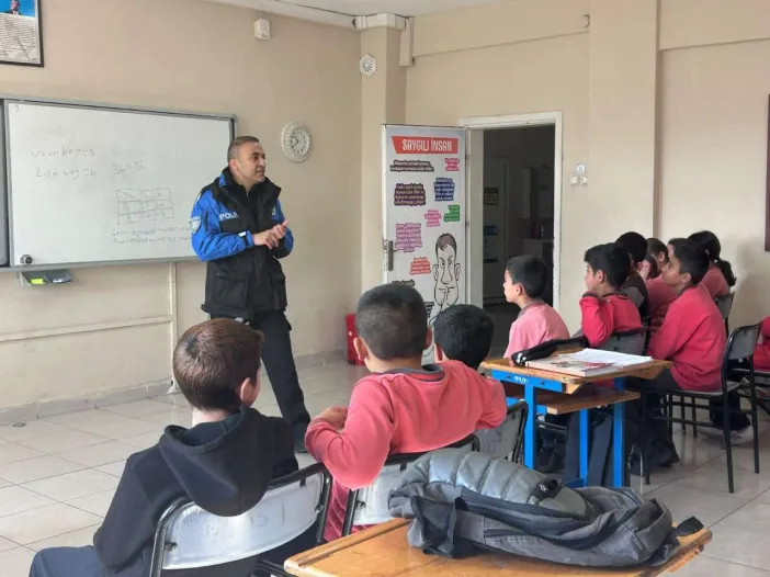 Köy Çocuklarına Polislerden Güvenli İnternet Eğitimi!