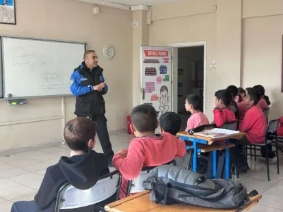 Köy Çocuklarına Polislerden Güvenli İnternet Eğitimi!