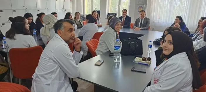 Kars İl Milli Eğitim Müdürü Vasıf Munis’ten Ziya Gökalp Ortaokuluna Ziyaret